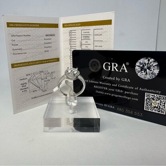 Ring Silver Heart-Shaped Diamond Ring - Picture 5 of 11